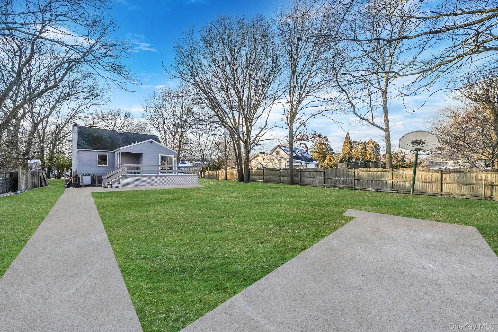 139 Madison Street Mastic, NY 11950 - Photo 33 of 38