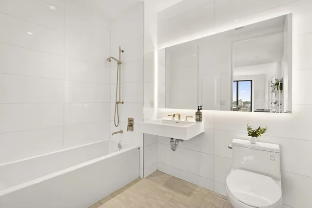 $7,100 | 545 Vanderbilt Avenue, Unit PH3C | Prospect Heights