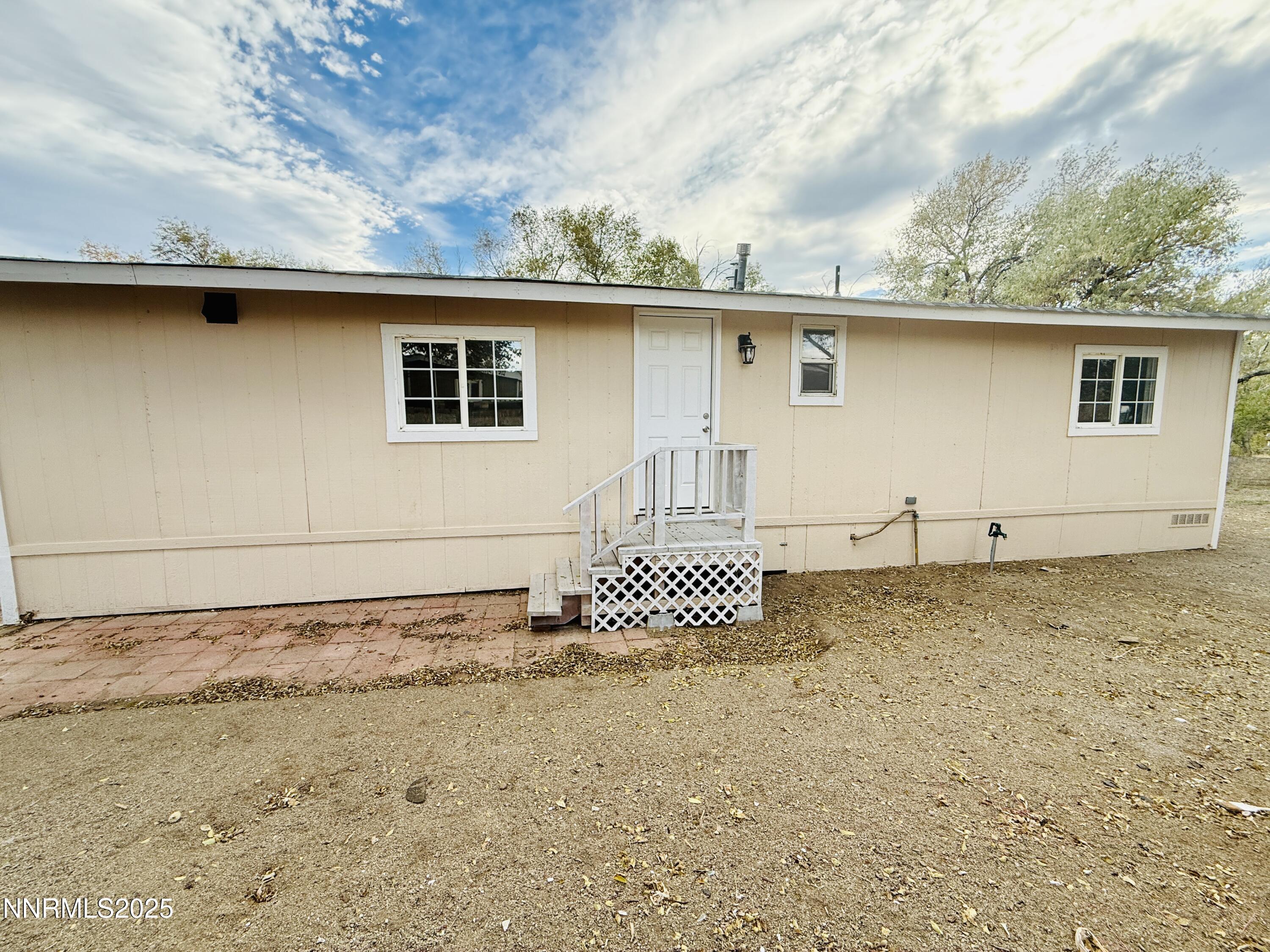 3855 Sandpiper Drive Reno, NV 89508 - Photo 27 of 28 a view of a backyard