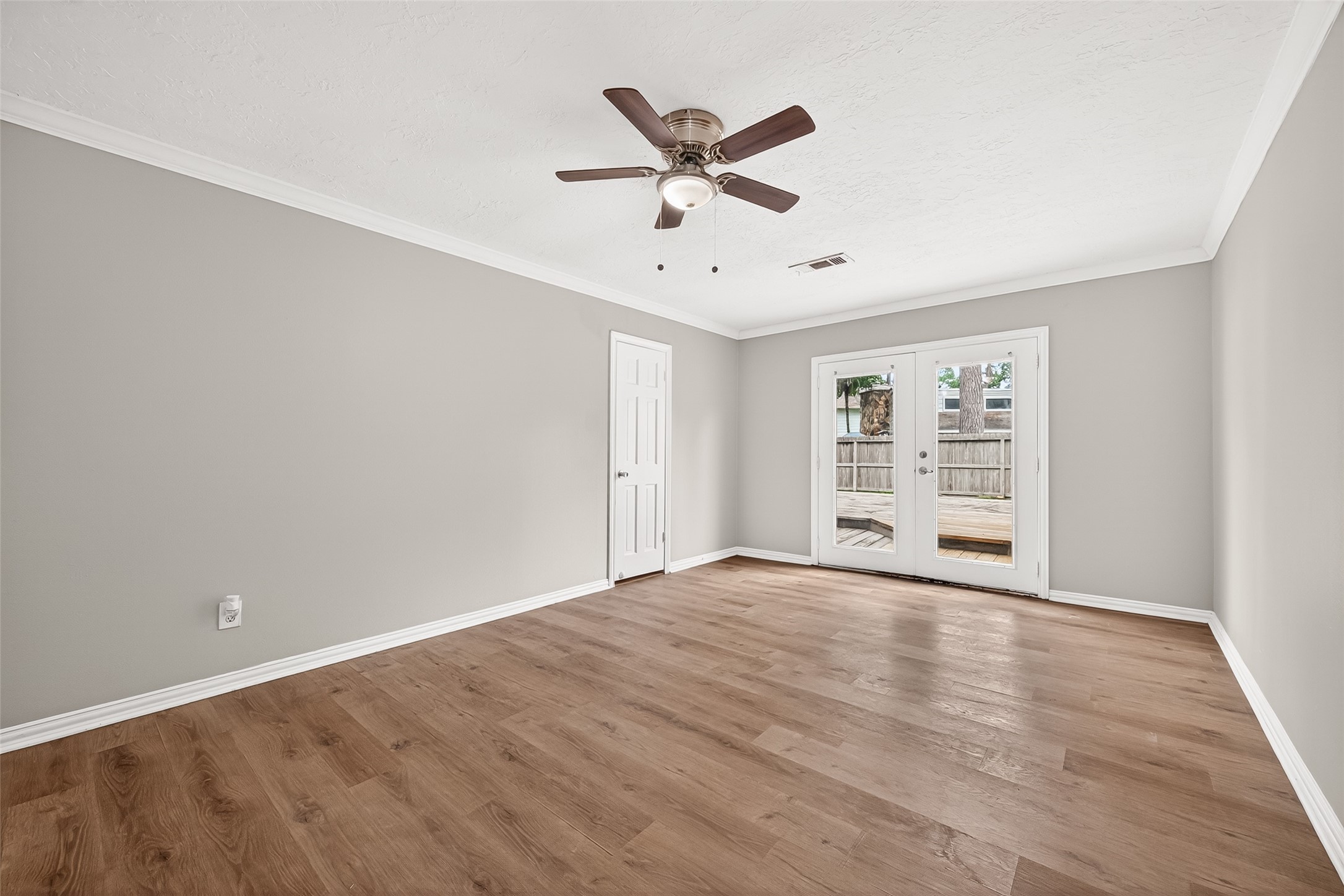 4230 Annawood Circle Spring, TX 77388 - Photo 43 of 50 a view of an empty room with a ceiling fan