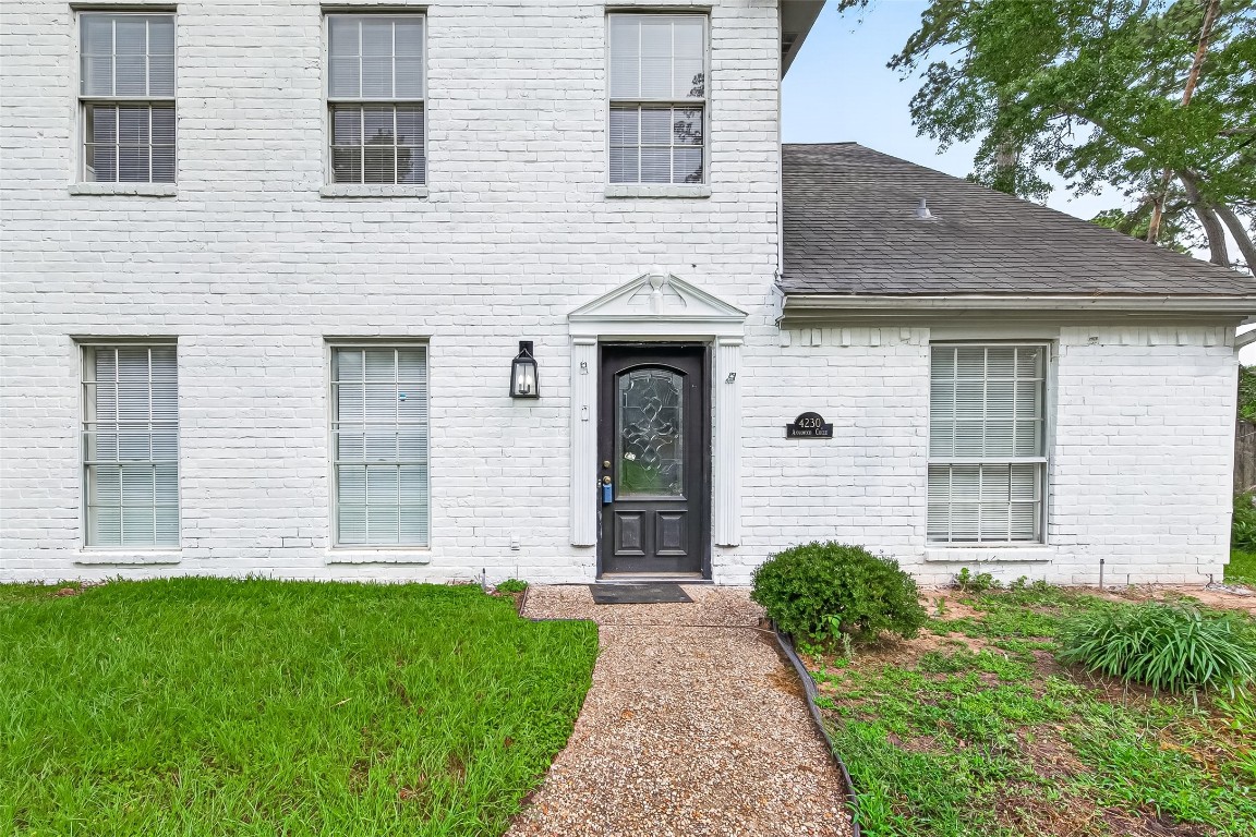 4230 Annawood Circle Spring, TX 77388 - Photo 49 of 50 a front view of a house with garden