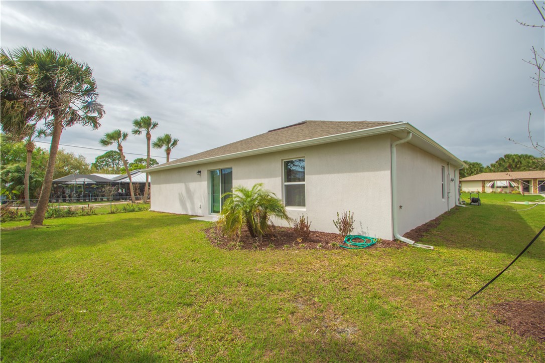 450 Kendall Avenue Sebastian, FL 32958 - Photo 30 of 33