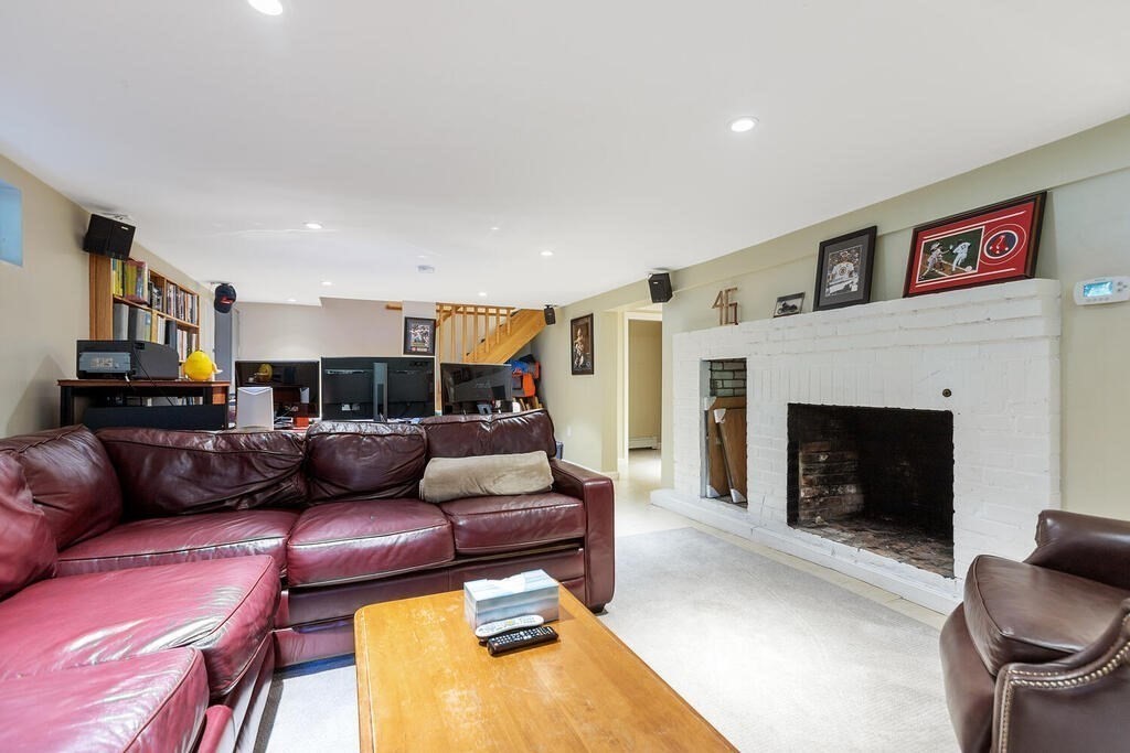 41 Jefferson Road Winchester, MA 01890 - Photo 23 of 31