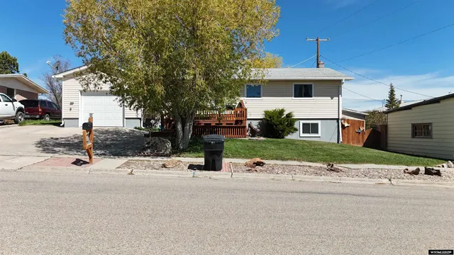 $280,000 | 715 Emerald Street, Kemmerer, WY 83101