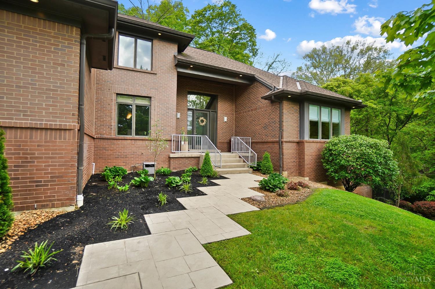 11241 Snider Road Cincinnati, OH 45249 - Photo 10 of 98 Gallery Image 10