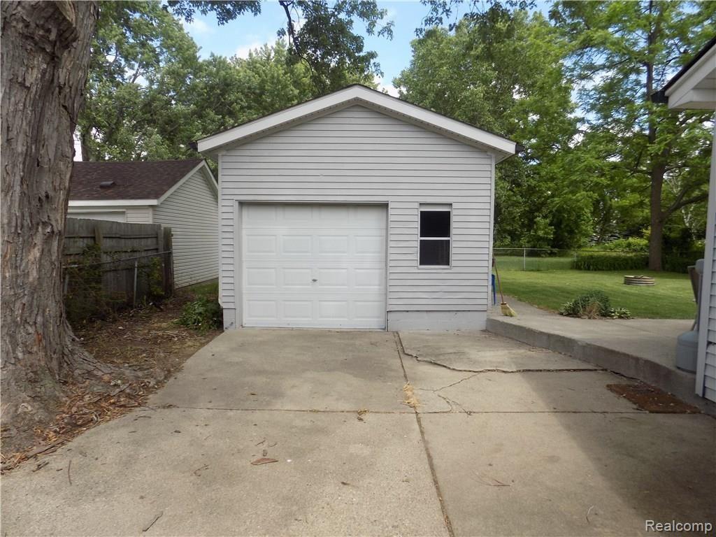 27276 Bunert Road Warren, MI 48088 - Photo 15 of 22 15.JPG