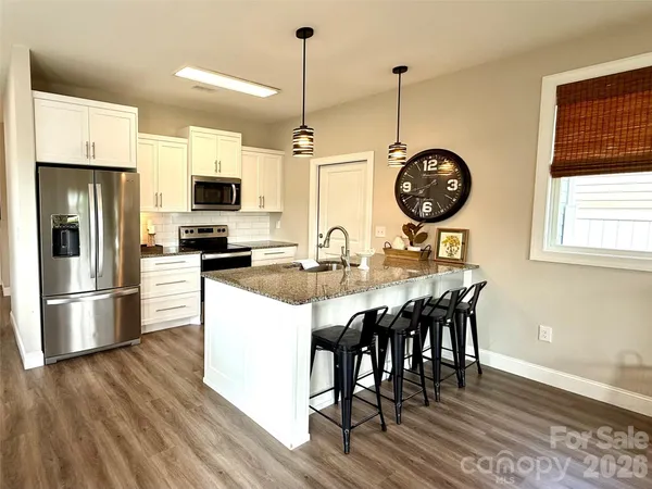 $369,000 | 2636 2nd Street Northeast, Hickory, NC 28601