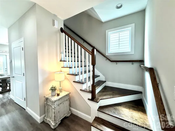 $369,000 | 2636 2nd Street Northeast, Hickory, NC 28601