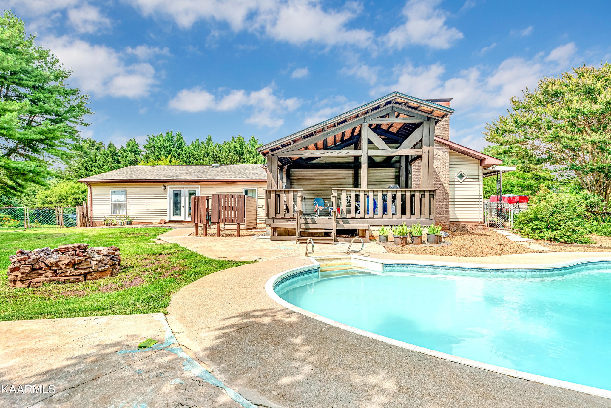 1034 Kirk Road Greenback, TN 37742 - Photo 21 of 41 Gallery Image 21