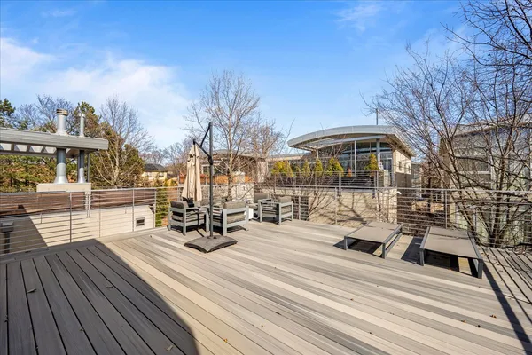 $1,299,000 | 2009 Skyelar Court, Highland Park, IL 60035