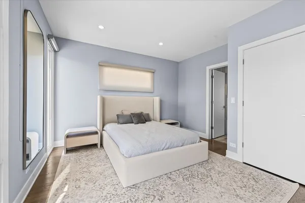 $1,299,000 | 2009 Skyelar Court, Highland Park, IL 60035