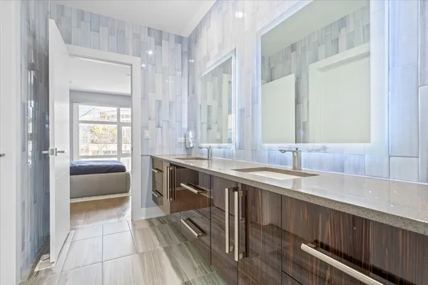 $1,299,000 | 2009 Skyelar Court, Highland Park, IL 60035