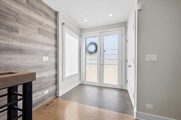 $1,299,000 | 2009 Skyelar Court, Highland Park, IL 60035