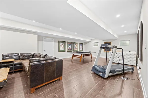 $1,299,000 | 2009 Skyelar Court, Highland Park, IL 60035