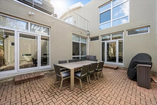 $1,299,000 | 2009 Skyelar Court, Highland Park, IL 60035