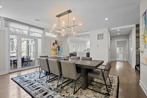 $1,299,000 | 2009 Skyelar Court, Highland Park, IL 60035