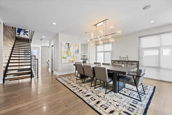 $1,299,000 | 2009 Skyelar Court, Highland Park, IL 60035