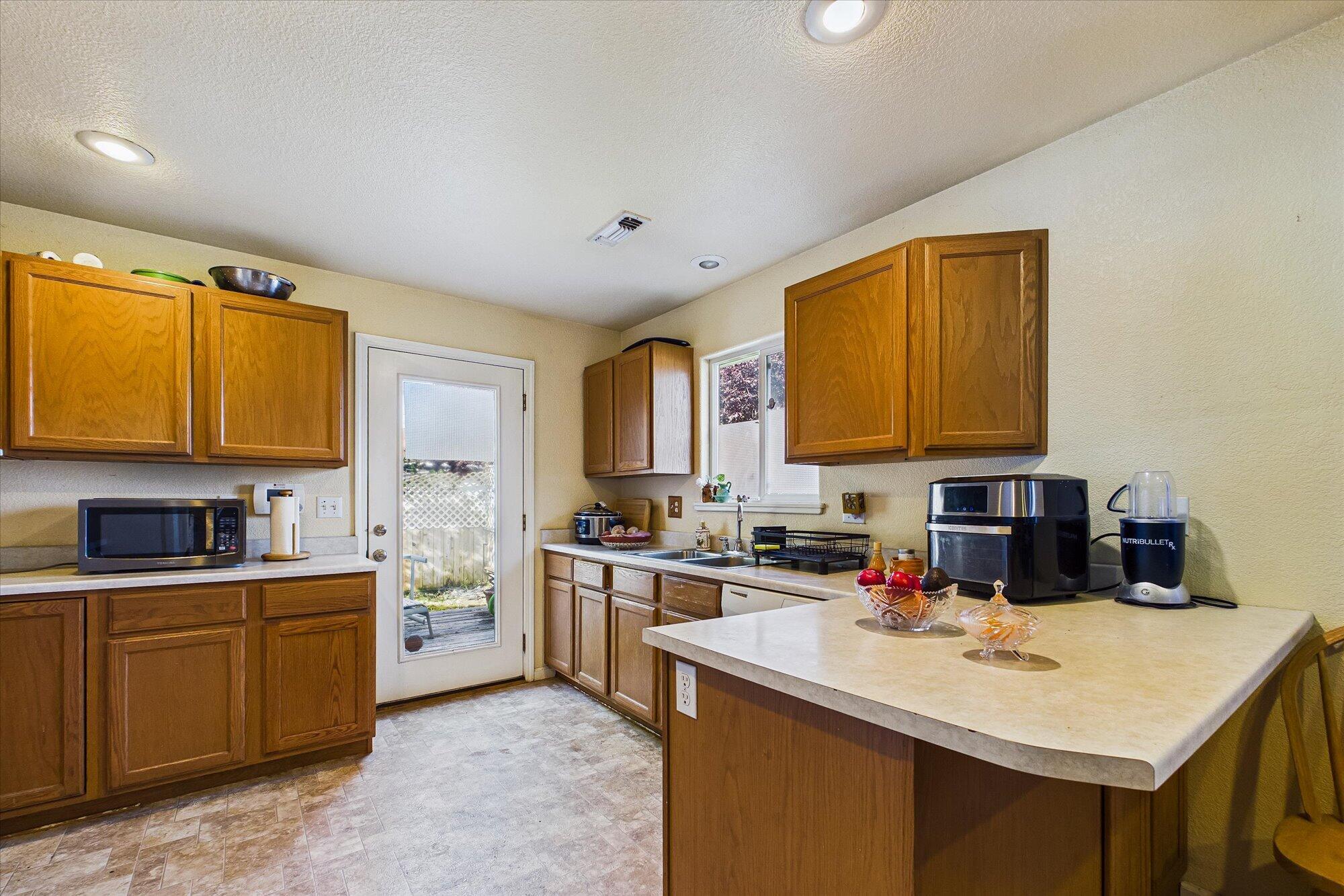 151 2nd Avenue Rio Dell, CA 95562 - Photo 13 of 31