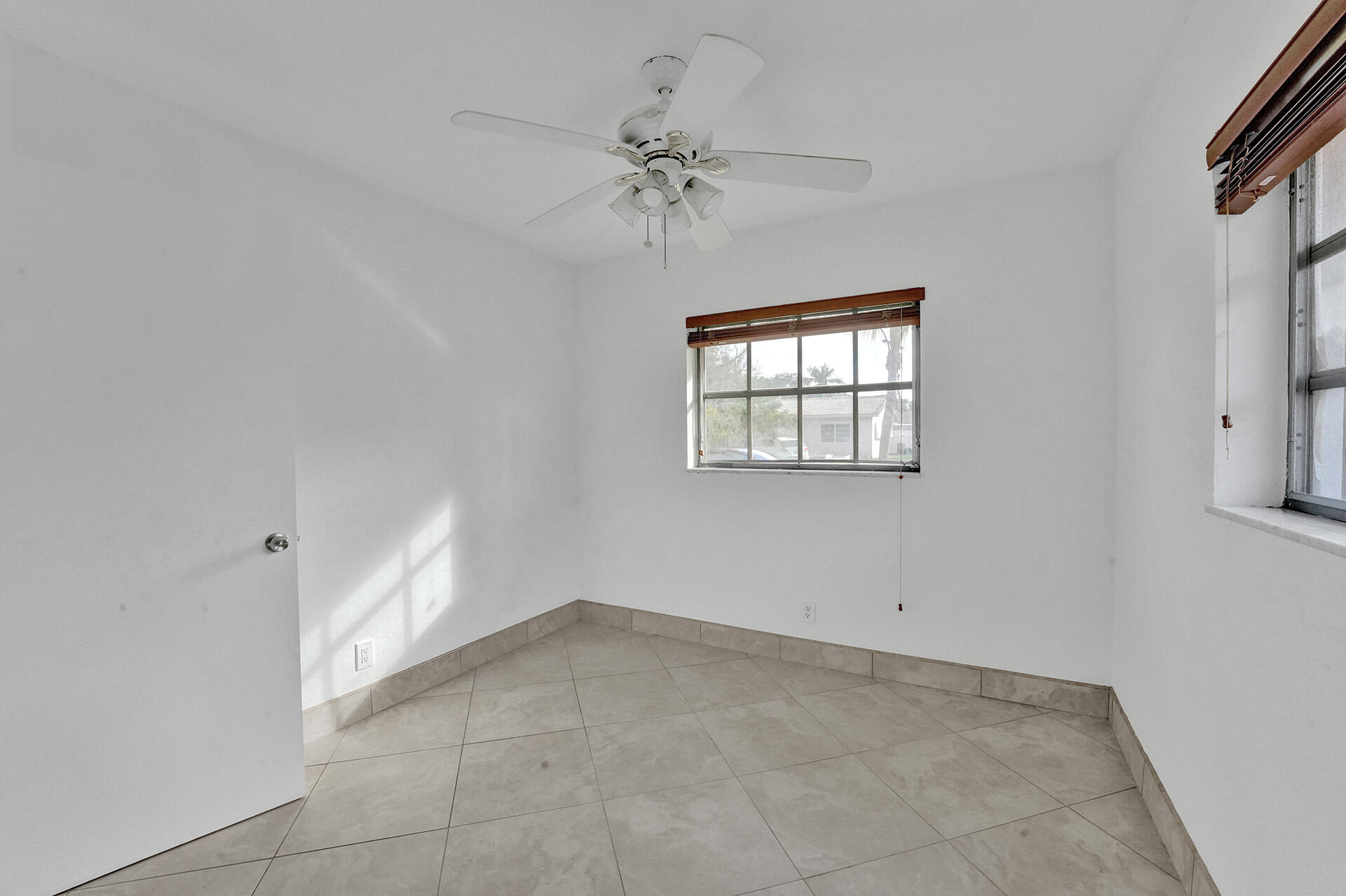 1069 Southwest 12th Road Boca Raton, FL 33486 - Photo 22 of 49 RJP00390