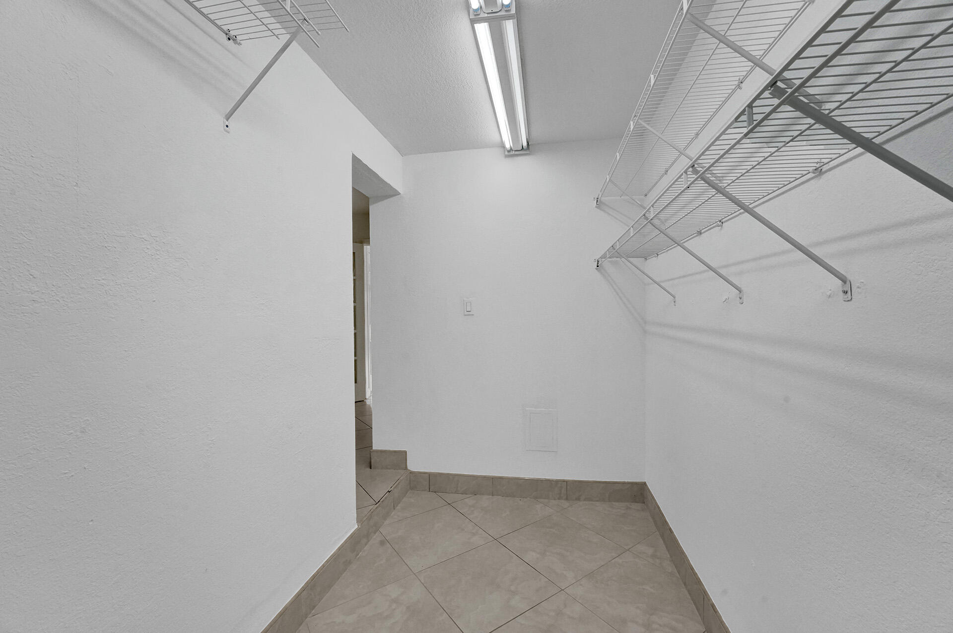1069 Southwest 12th Road Boca Raton, FL 33486 - Photo 40 of 49 RJP00423