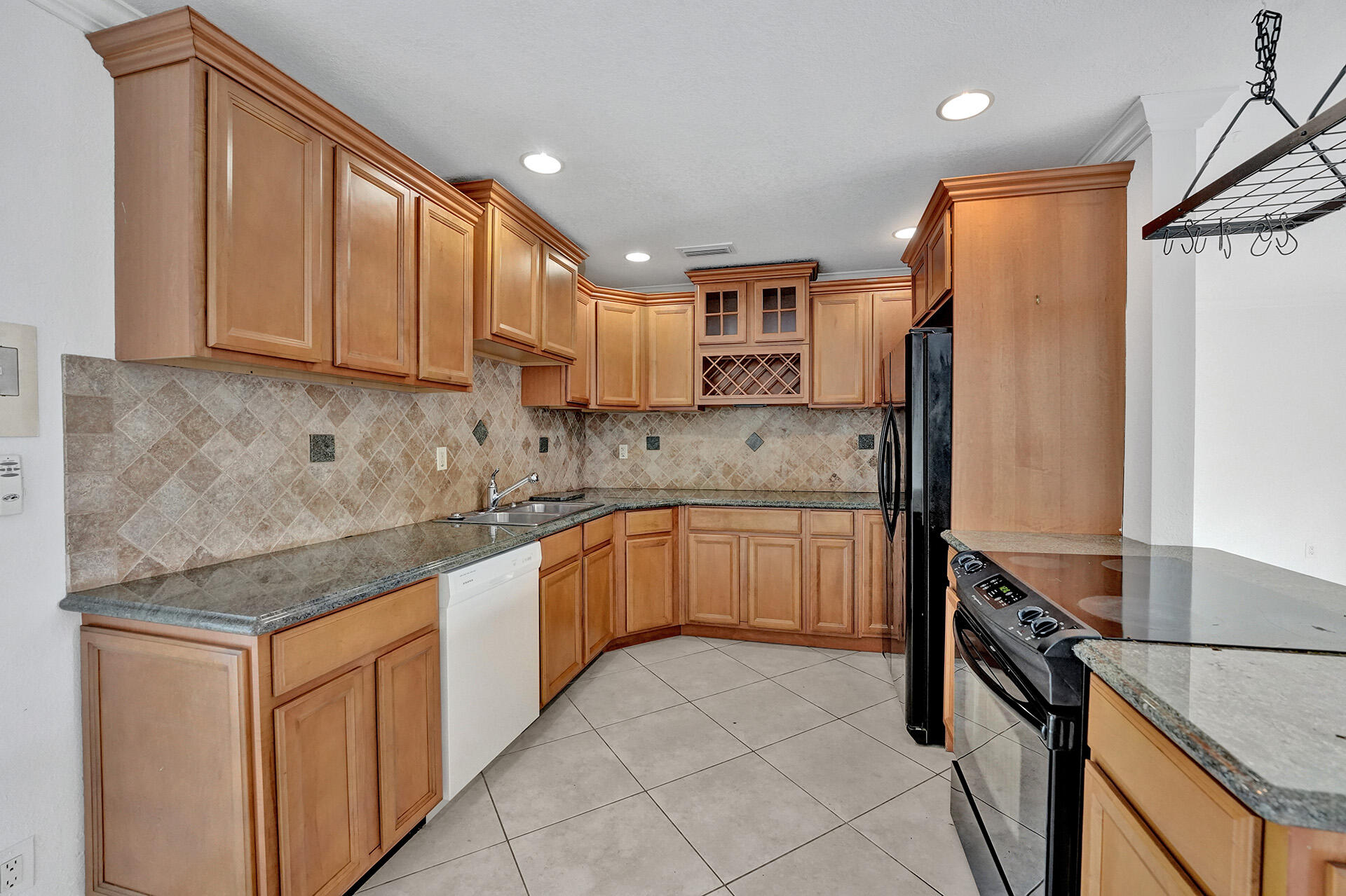 1069 Southwest 12th Road Boca Raton, FL 33486 - Photo 6 of 49 RJP00366