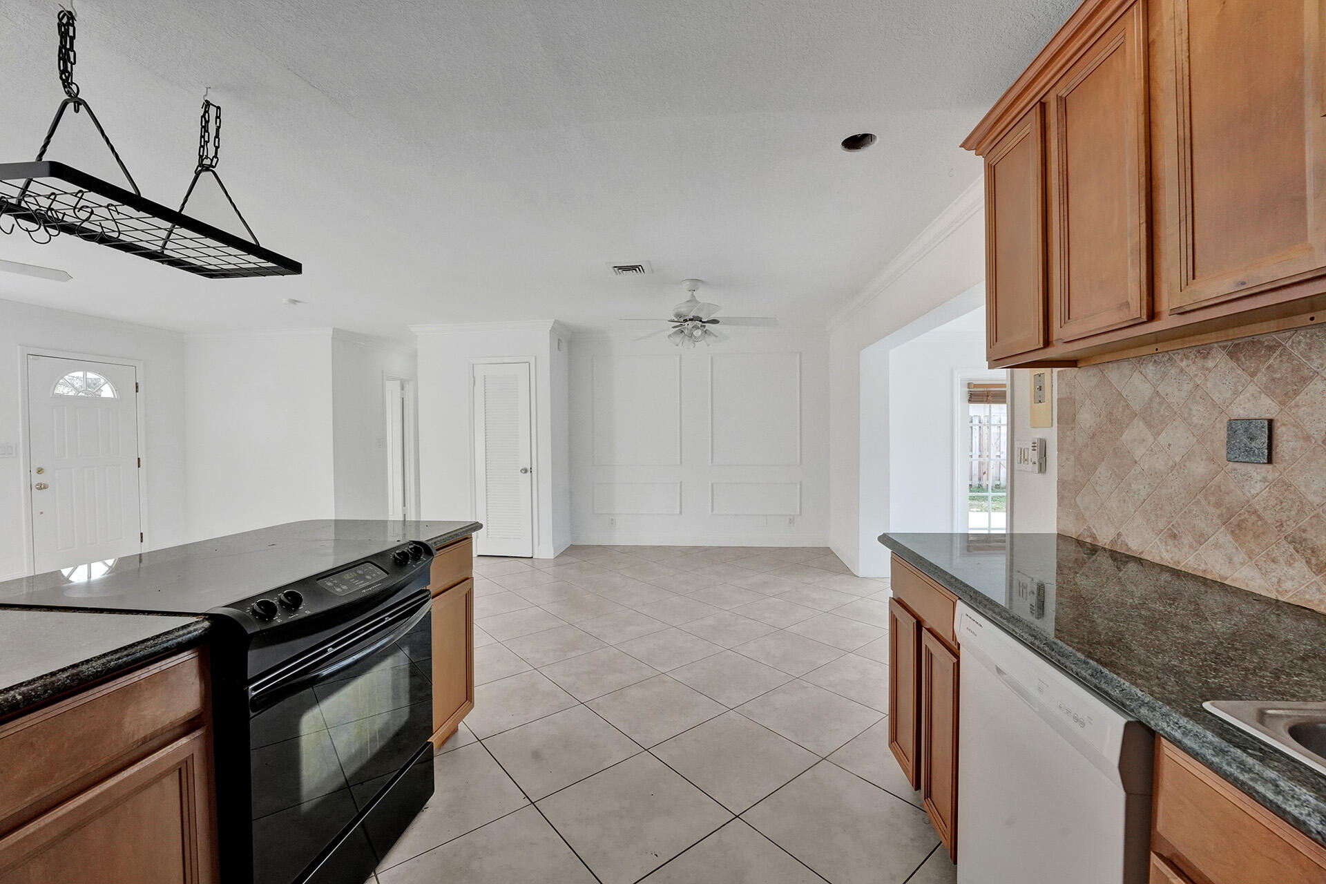 1069 Southwest 12th Road Boca Raton, FL 33486 - Photo 9 of 49 RJP00378