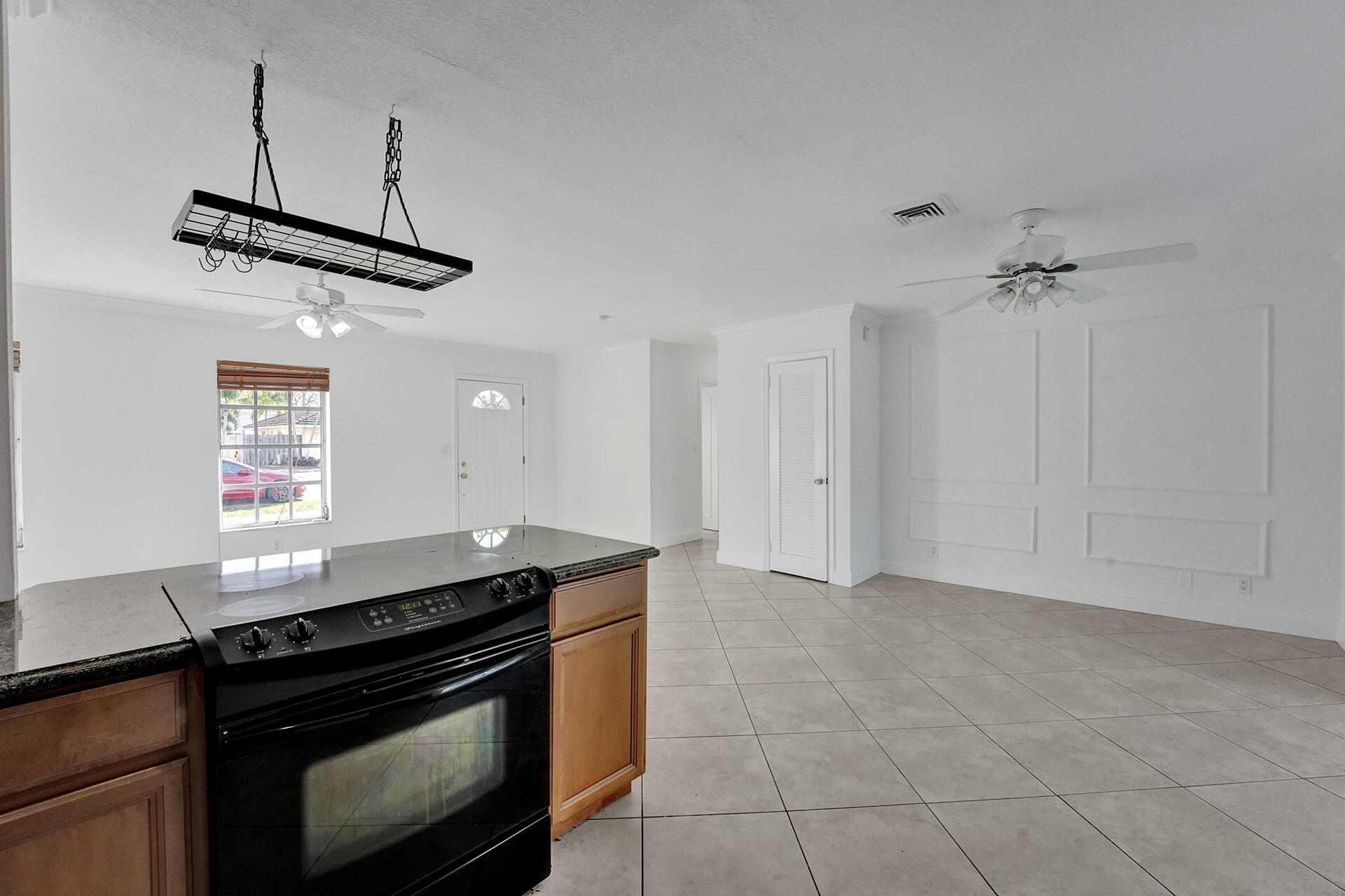 1069 Southwest 12th Road Boca Raton, FL 33486 - Photo 10 of 49 RJP00375