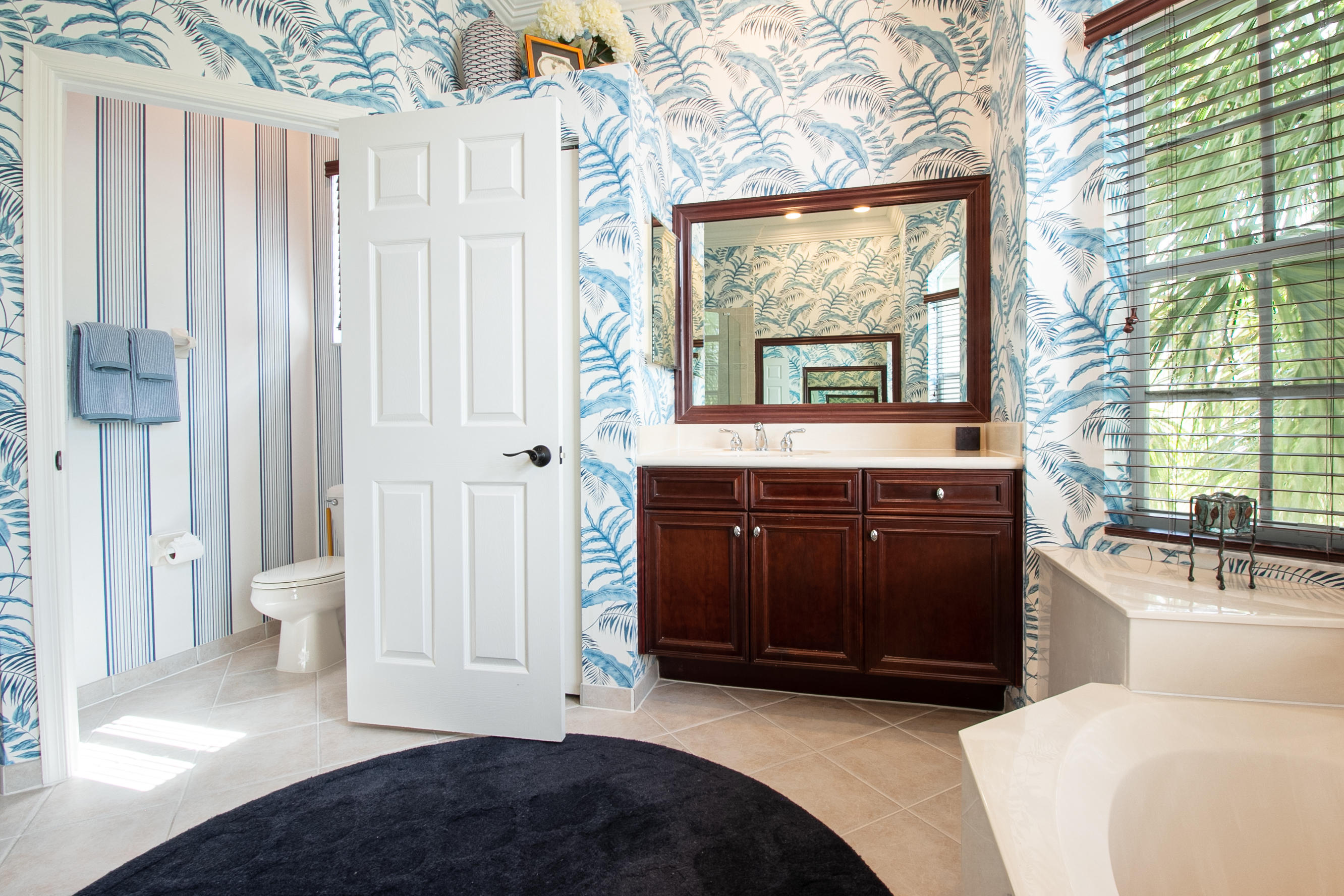 9752 Roche Place Wellington, FL 33414 - Photo 23 of 44 IMG_5247-HDR-1