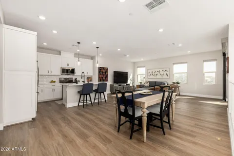 $499,000 | 675 East Ginko Avenue, Unit 201, Gilbert, AZ 85297