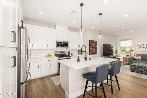 $499,000 | 675 East Ginko Avenue, Unit 201, Gilbert, AZ 85297