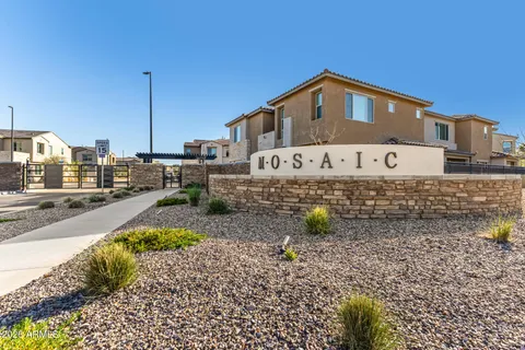 $499,000 | 675 East Ginko Avenue, Unit 201, Gilbert, AZ 85297