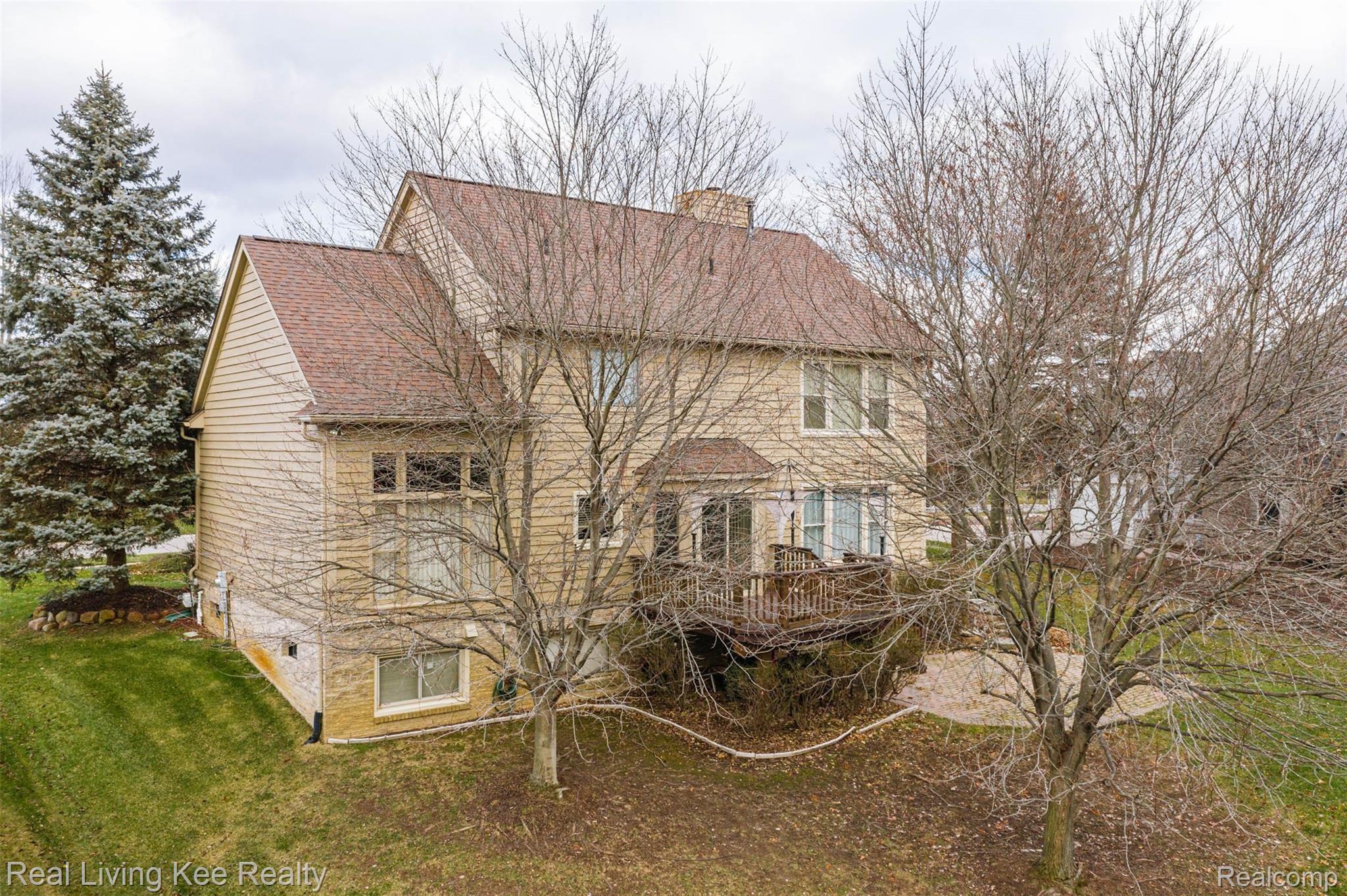 4234 Bold Meadows Rochester, MI 48306 - Photo 43 of 44 exterior-14.jpg