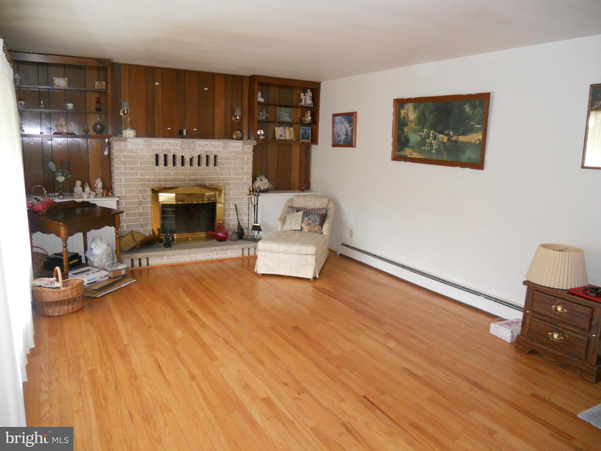 2923 Carrollton Road Finksburg, MD 21048 - Photo 10 of 30 Living Room