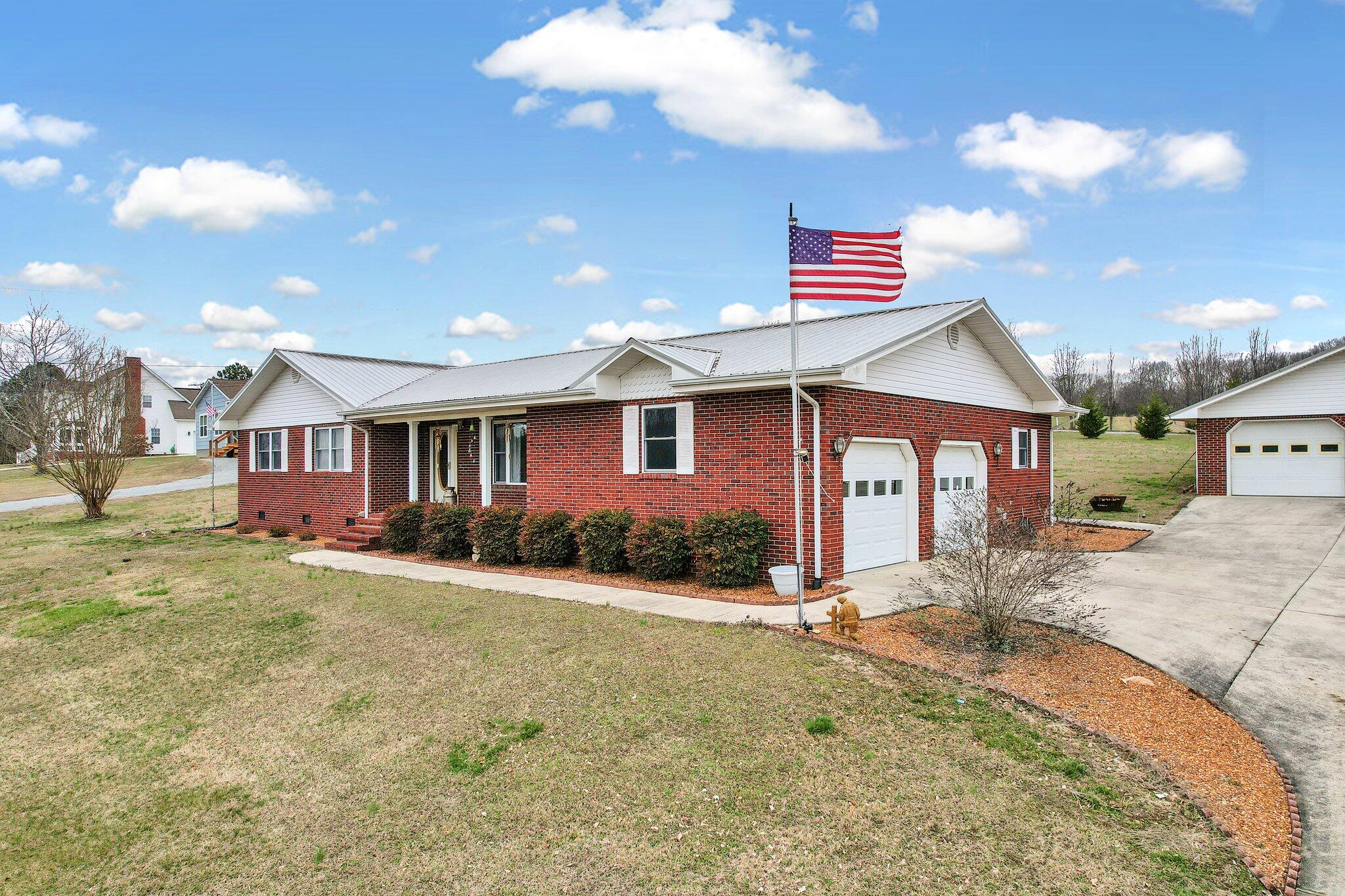 831 Sable Road Spring City, TN 37381 - Photo 2 of 36 2-web-or-mls-DJI_0695