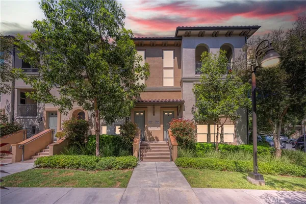 $1,090,000 | 135 Neptune, Irvine, CA 92618