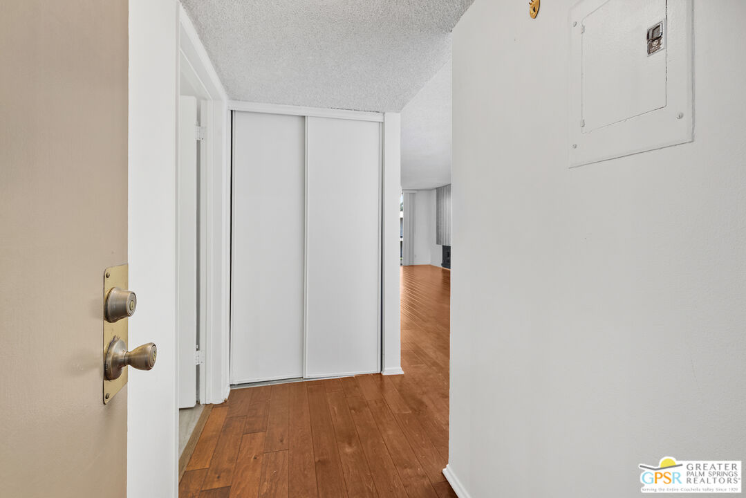 1401 Valley View Road, Unit 321 Glendale, CA 91202 - Photo 2 of 34