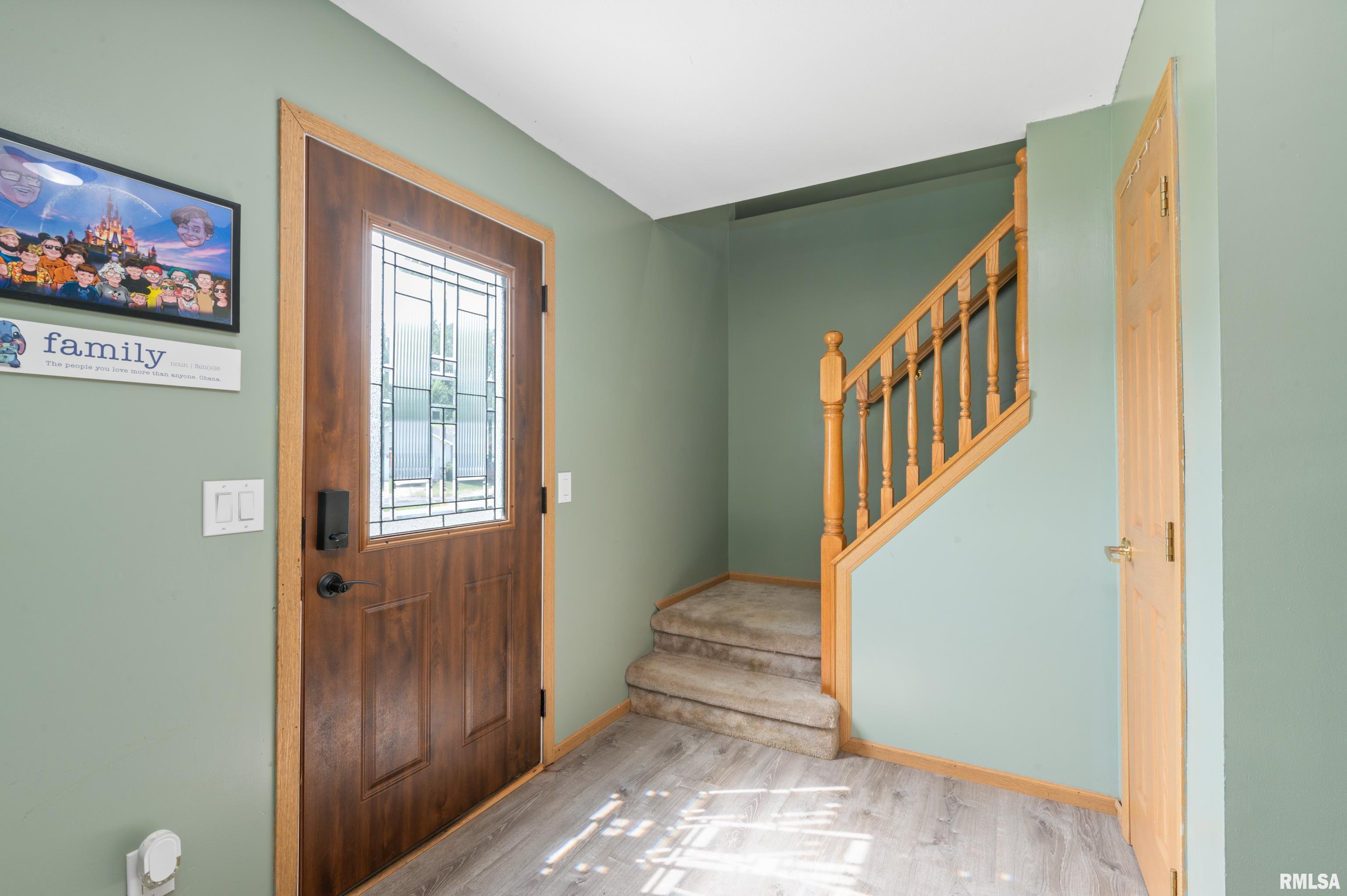 609 18th Street Silvis, IL 61282 - Photo 3 of 26