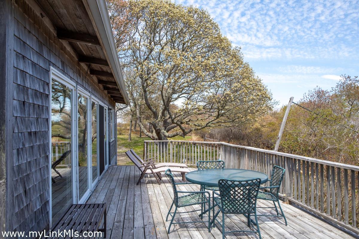 393 Lighthouse Road Aquinnah, MA 02535 - Photo 17 of 34