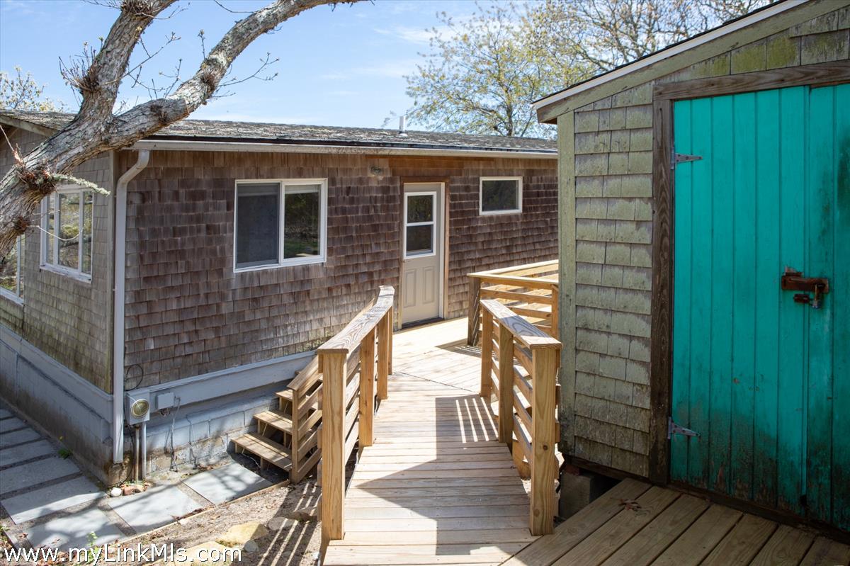 393 Lighthouse Road Aquinnah, MA 02535 - Photo 19 of 34