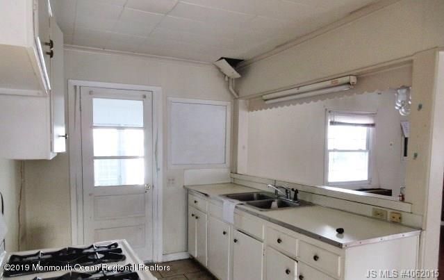 18 George Road Toms River, NJ 08753 - Photo 5 of 20 5