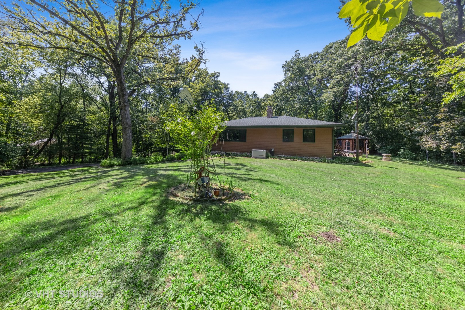 6N349 Old Homestead Road St. Charles, IL 60175 - Photo 4 of 26