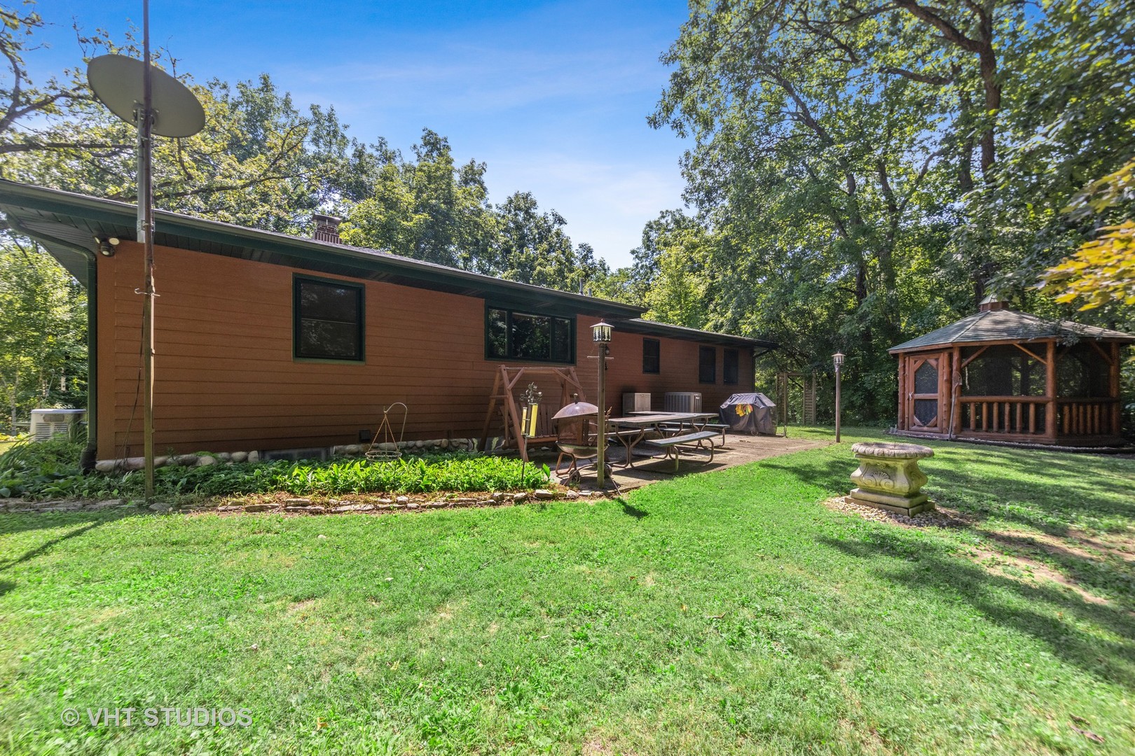 6N349 Old Homestead Road St. Charles, IL 60175 - Photo 5 of 26