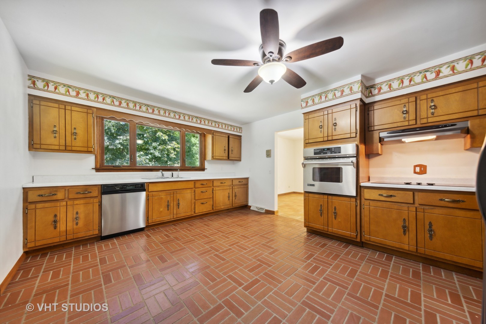 6N349 Old Homestead Road St. Charles, IL 60175 - Photo 7 of 26