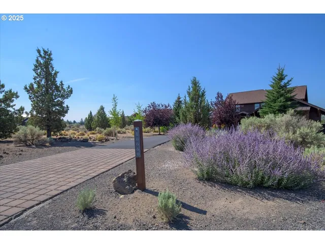$1,225,000 | 16660 Southwest Ranchview Court, Powell Butte, OR 97753