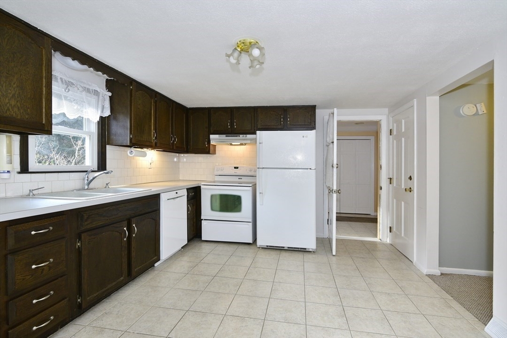 75 Neck Hill Road Mendon, MA 01756 - Photo 7 of 24 Gallery Image 7