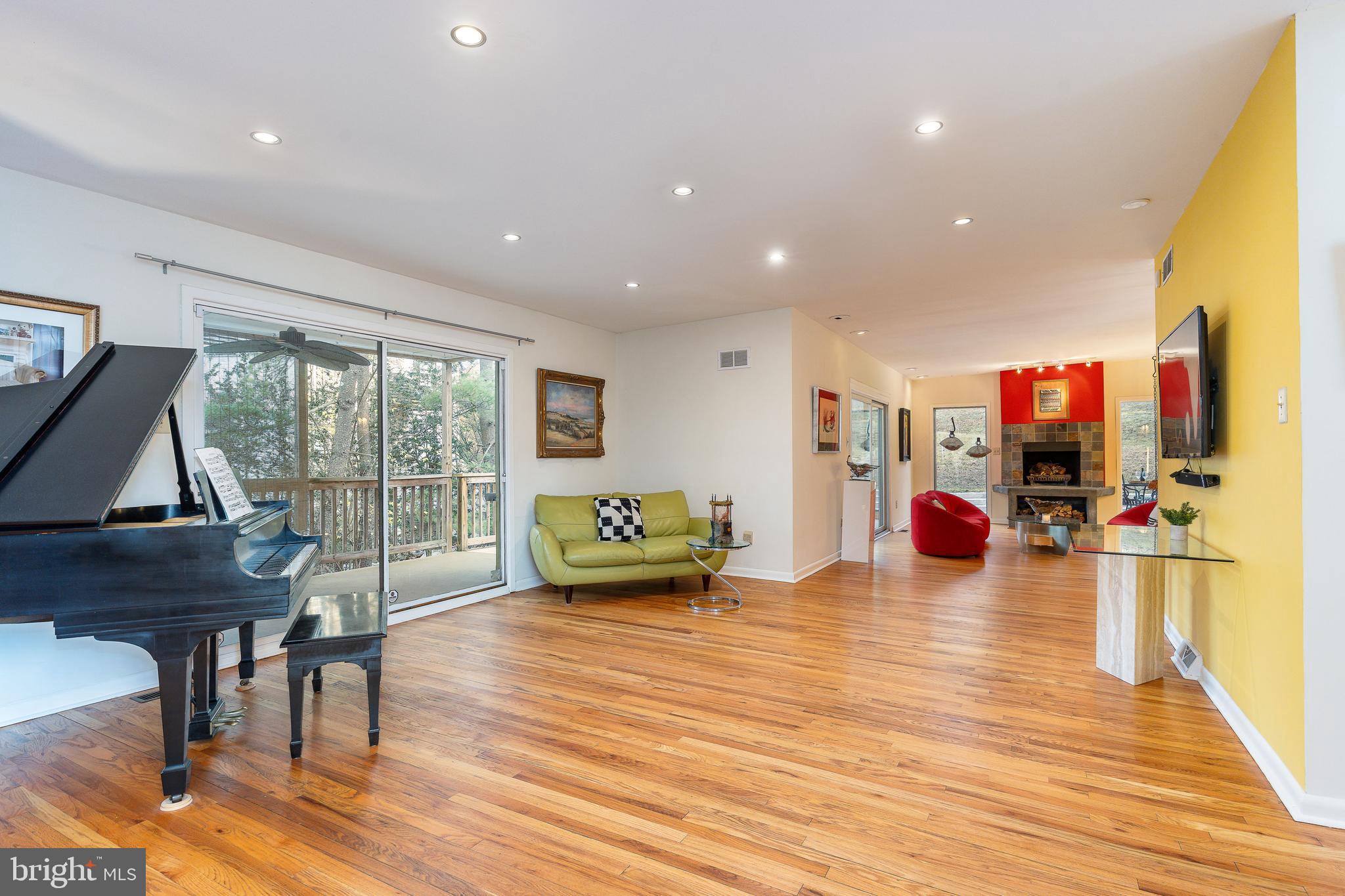 104 East Bells Mill Road Philadelphia, PA 19118 - Photo 7 of 40 Large Additional Entertaining Space