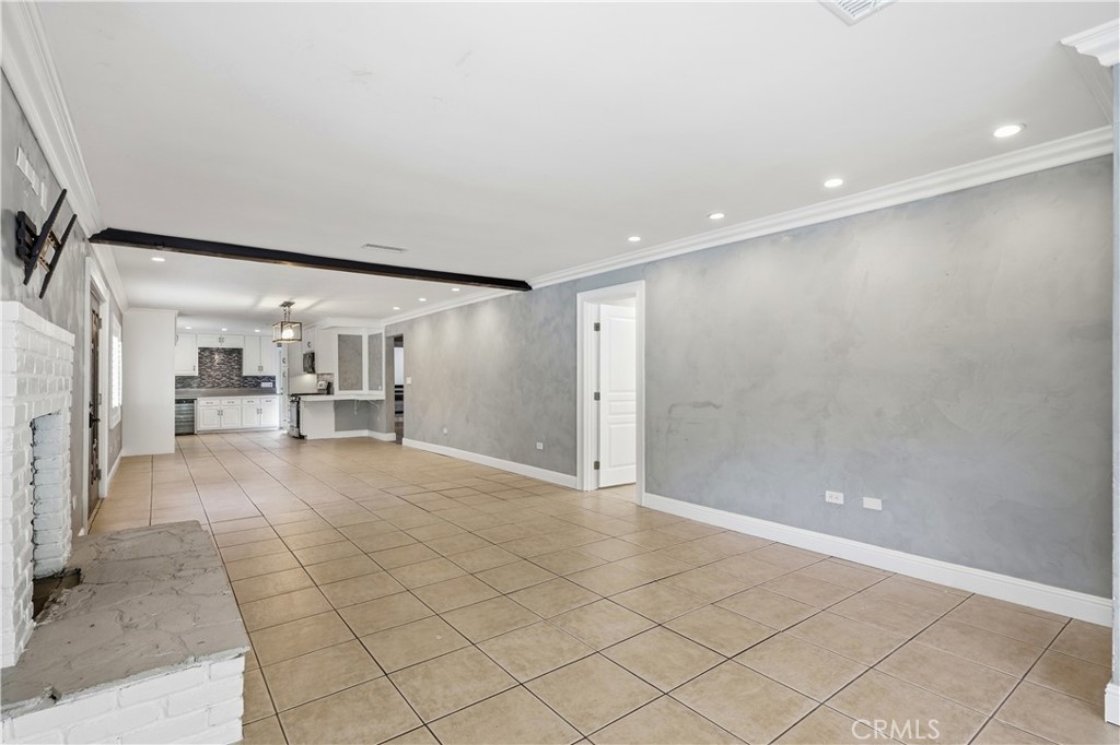 19238 Strathern Street Reseda, CA 91335 - Photo 10 of 34