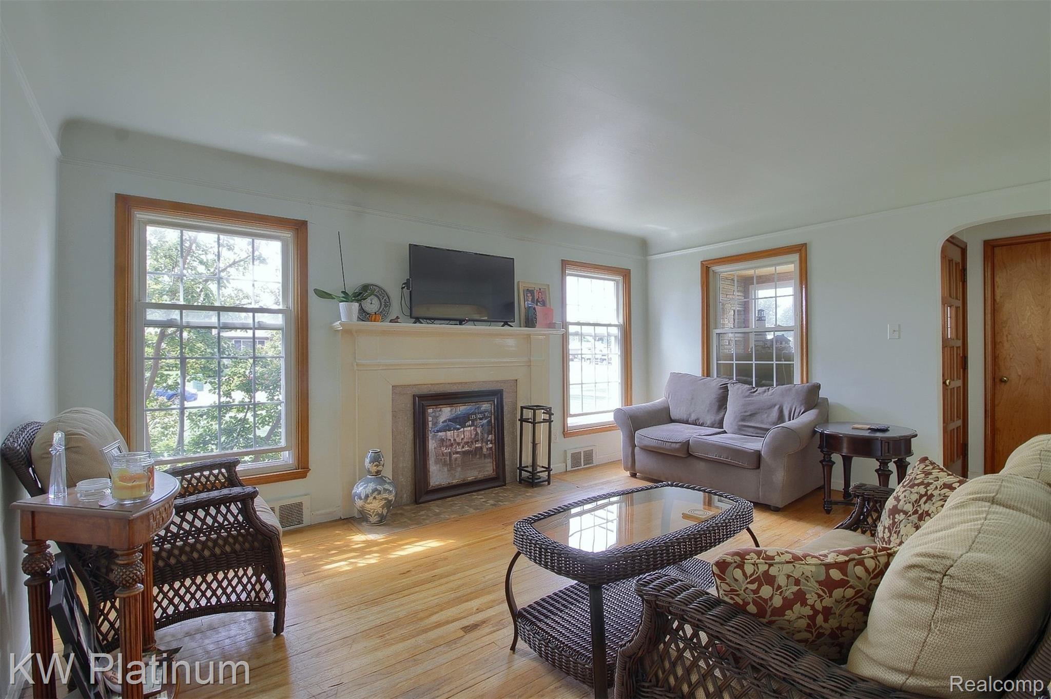 6-Great Room 3rd View.jpg