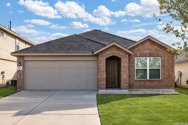 $2,050 | 8810 Double Oak, San Antonio, TX 78254