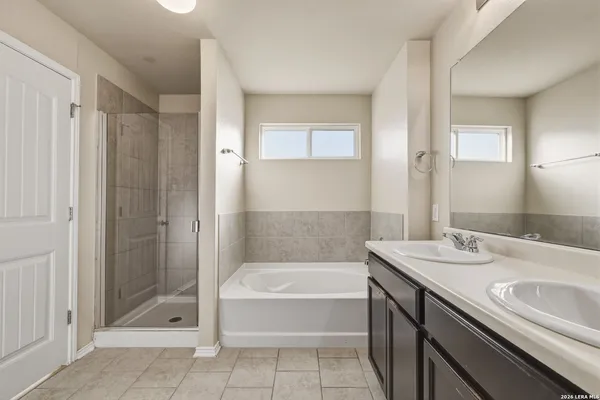 $2,050 | 8810 Double Oak, San Antonio, TX 78254